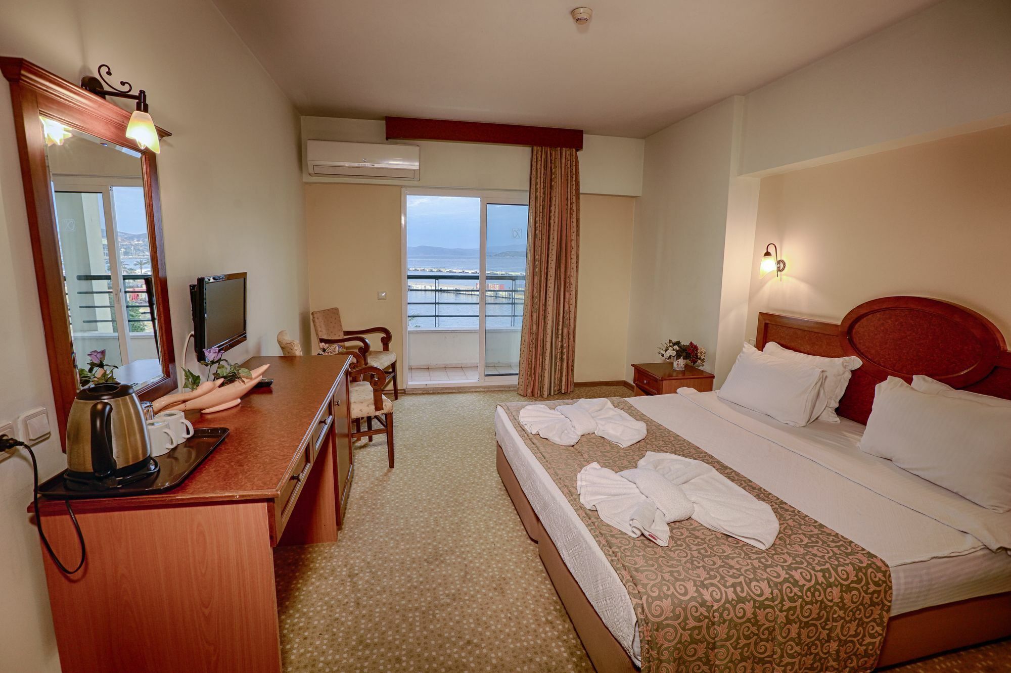 Kayhanbey Hotel Kusadasi Exterior photo