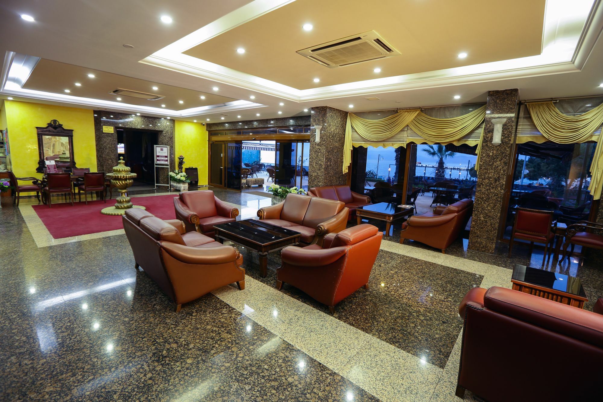 Kayhanbey Hotel Kusadasi Exterior photo